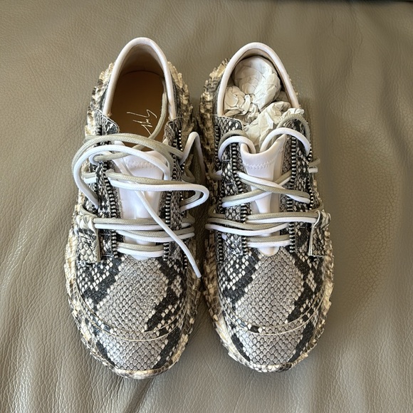 Giuseppe Zanotti Sneakers - Picture 2 of 5